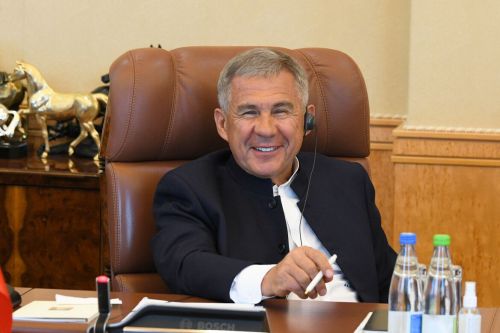 Рөстәм Миңнеханов Яшь дипломатлар форумында катнашучыларны сәламләде