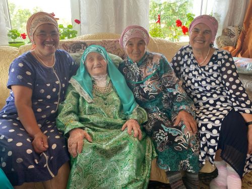 Карашайның легендасы Зәкия әбигә 104 яшь тулды