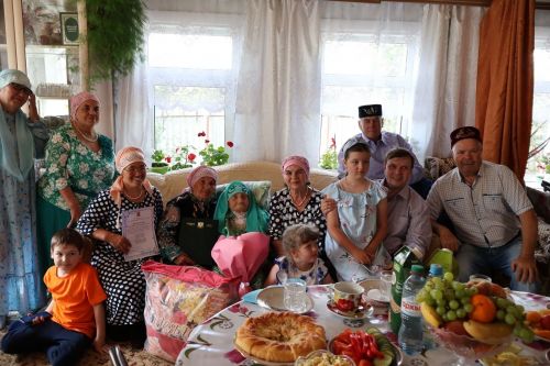 Карашайның легендасы Зәкия әбигә 104 яшь тулды