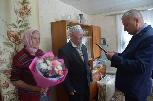 Хәниф Хәсән улын 90 яше белән тәбрикләделәр