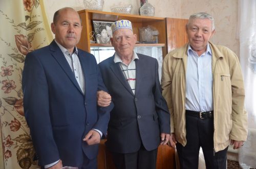 Хәниф Хәсән улын 90 яше белән тәбрикләделәр