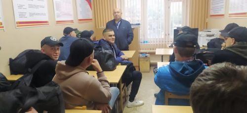 Районнан унике егет хәрби хезмәткә киттеләр