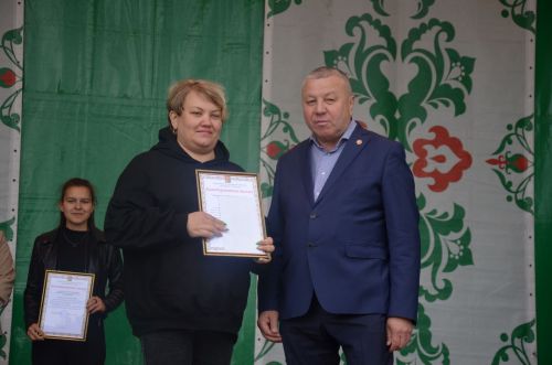 Районда яшьләр сәясәте активистларын бүләкләделәр
