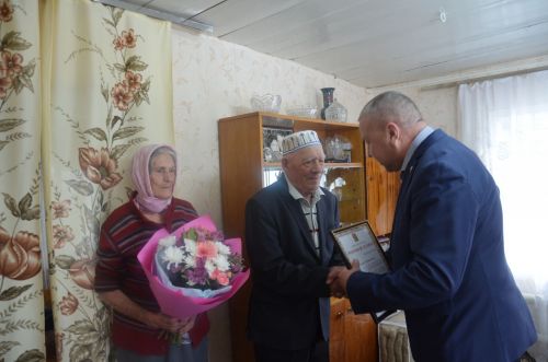 Хәниф Хәсән улын 90 яше белән тәбрикләделәр