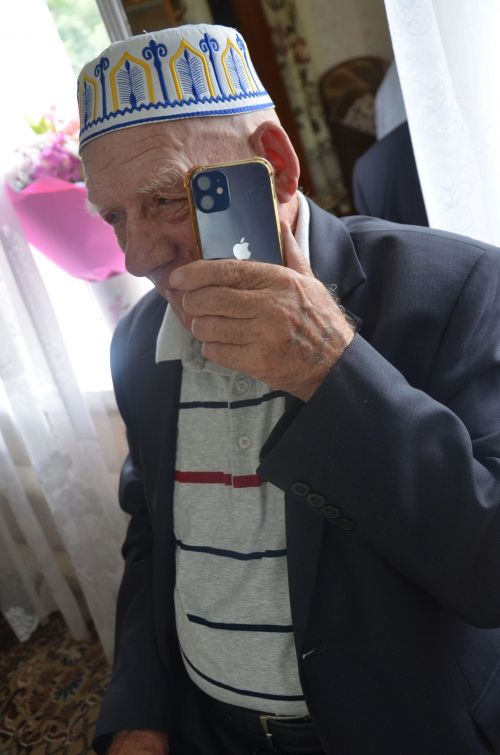 Хәниф Хәсән улын 90 яше белән тәбрикләделәр