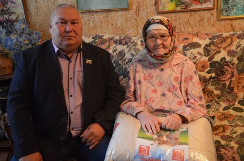 Петровский Завод авылында яшәүче ветеранны котладылар