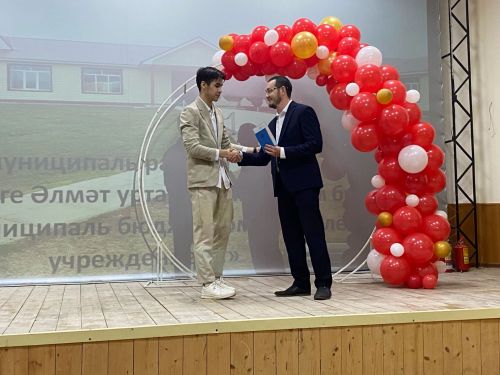 Әлмәт мәктәбендә 12 елдан соң беренче чыгарылыш булды
