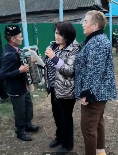 Сөлек авылы халкы бер-берсенең хәлен белешеп тора