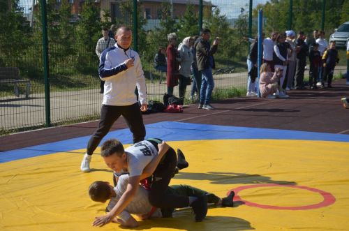 Районда Динар Фартдинов истәлегенә көрәш турниры үтте