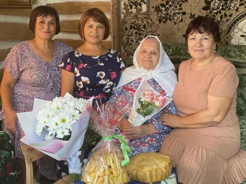 “Искра”ның алдынгы сыер савучысына 90 яшь тулды