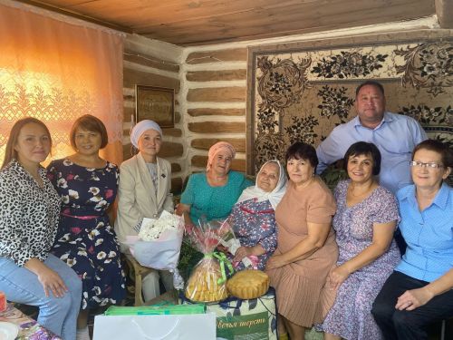 “Искра”ның алдынгы сыер савучысына 90 яшь тулды