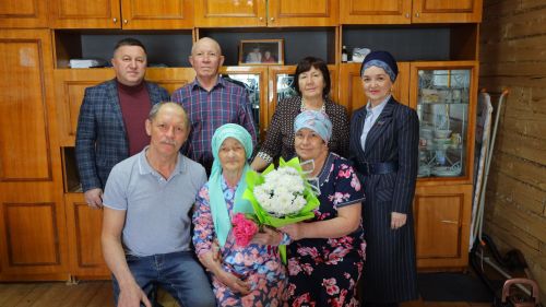 95-летний юбилей отметила ветеран труда Мунавара Бадертдинова