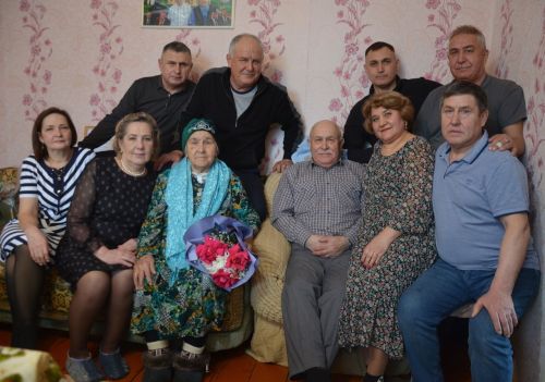 Гөлсинә апа гомер бәйрәмен горурлык хисләре белән каршылый