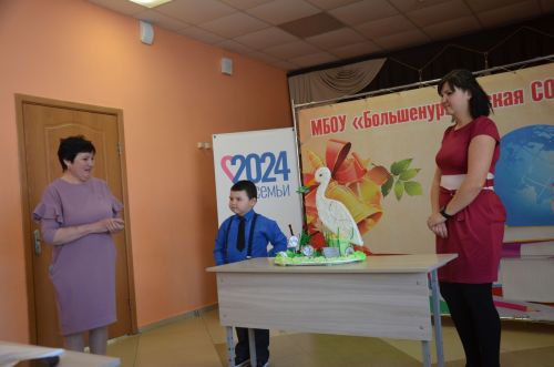 Зур Нөркәй мәктәбе сәләтле гаиләләрне кунакка җыйды