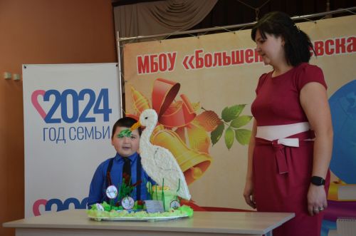 Зур Нөркәй мәктәбе сәләтле гаиләләрне кунакка җыйды