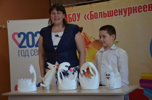 Зур Нөркәй мәктәбе сәләтле гаиләләрне кунакка җыйды