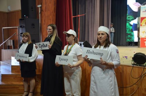 Иң тату сыйныф Җәлил поселогының икенче мәктәбендә укый