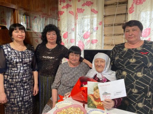 95 яшен тутырган Хәтимә апа кеше бәхетеннән көнләшмәскә өнди