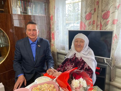 95 яшен тутырган Хәтимә апа кеше бәхетеннән көнләшмәскә өнди