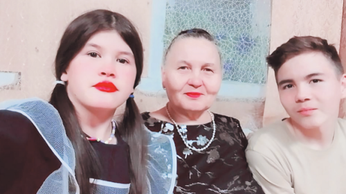 Зур Нөркәй авылында мәдәни гаилә яши