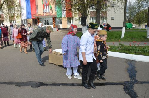 Сугыш еллары җырлары хәтер җыры булып яңгырады