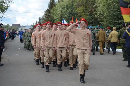 Парадта бакча яшендәге балалар да катнашты