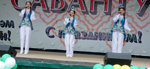 Бүген район башлыгы Фәрит Хөснуллин җитәкчелегендәге район делегациясе Саратов өлкәсе Сабан туенда катнашты