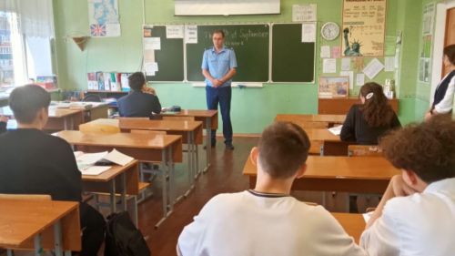 Заместитель прокурора района выступил перед учащимися Джалильской школы №1