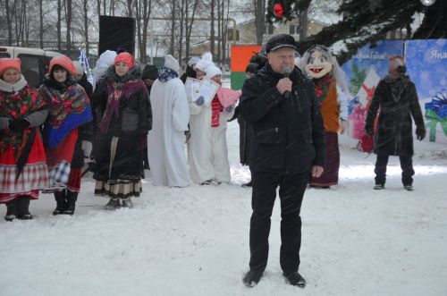 В районе торжественно открыли Центральную елку