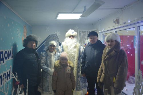 В районе торжественно открыли Центральную елку