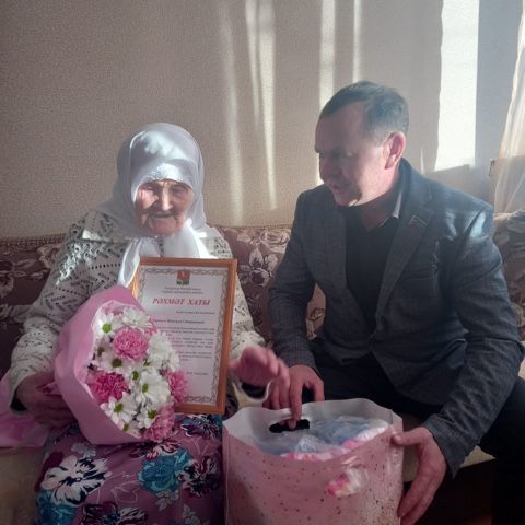 Жительница Азалаково Касимова Завгария отметила 90-летний юбилей