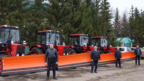 Дүрт җирлек яңа тракторлы булды