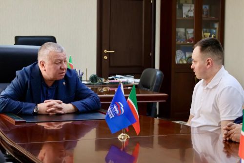 Глава Сармановского района встретился с участником СВО Ильваром Ильясовым