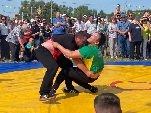 Район Сабантуеның абсолют батырын күккә чөйделәр