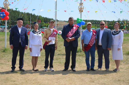 Сабантуй бүләкләргә мул булды