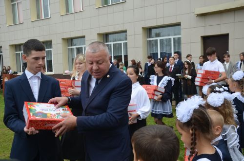 Районның 300 укучысы мәктәп бусагасын тәүге тапкыр атлап керделәр