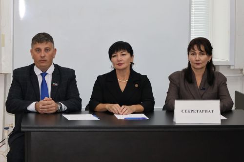 Яңа чакырылыш депутатлары район башлыгын сайладылар
