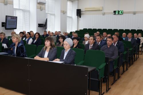 Яңа чакырылыш депутатлары район башлыгын сайладылар