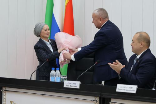 Яңа чакырылыш депутатлары район башлыгын сайладылар