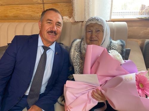 Наҗия апа Тимербаеваны 95 яше белән тәбрикләделәр
