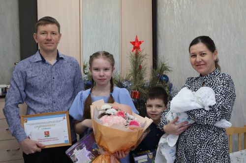 В Сарманово продолжают поддерживать молодых родителей