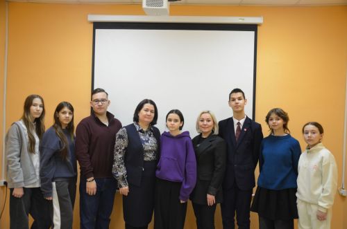 Участники «Движения Первых» побывали в архиве района