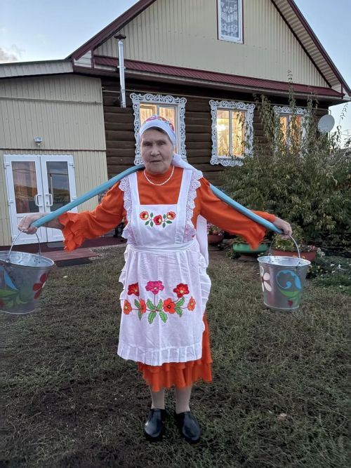 Куҗак килене Вәсилә Сәлимгәрәеваның кул эшләренә 70 еллык тарих яшеренгән