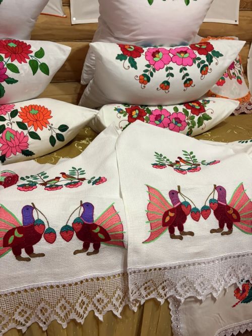 Куҗак килене Вәсилә Сәлимгәрәеваның кул эшләренә 70 еллык тарих яшеренгән