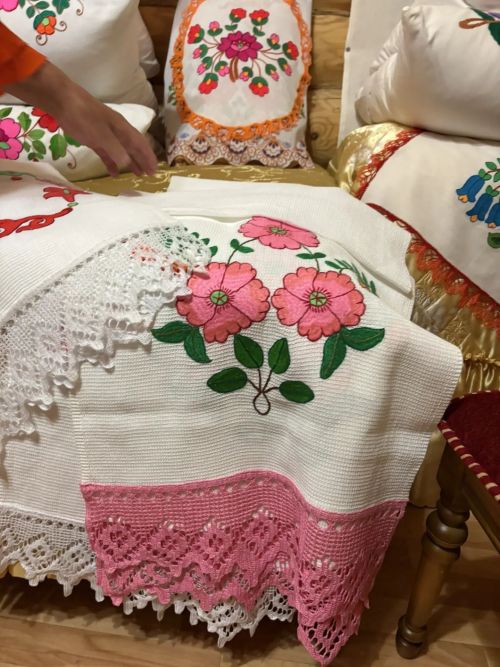 Куҗак килене Вәсилә Сәлимгәрәеваның кул эшләренә 70 еллык тарих яшеренгән