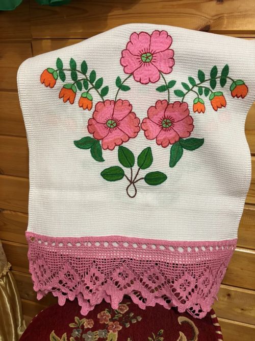 Куҗак килене Вәсилә Сәлимгәрәеваның кул эшләренә 70 еллык тарих яшеренгән