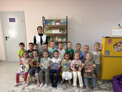 Нәниләр Сарман үзәк балалар китапханәсенә кунакка килде