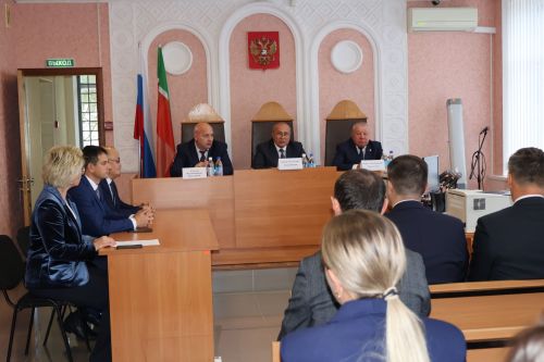 Район судында яңа суд рәисе белән таныштыру тантанасы үткәрелде