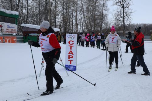 На соревнованиях по лыжам в Джалиле участвовали представители 21 района
