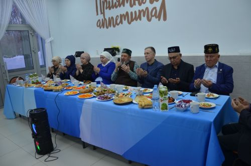 Җәлил картлар һәм инвалидлар интернат-йортында ифтар мәҗлесе узды